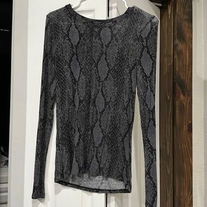 Long sleeved thin tshirt